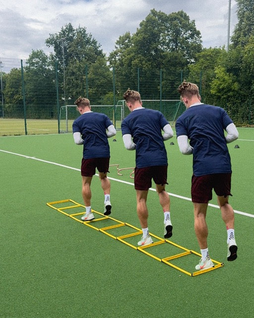 Trainer und Spieler im Personal Training