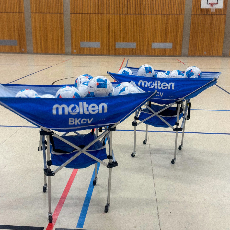 Kinder beim FTB Trainingscamp in der Halle